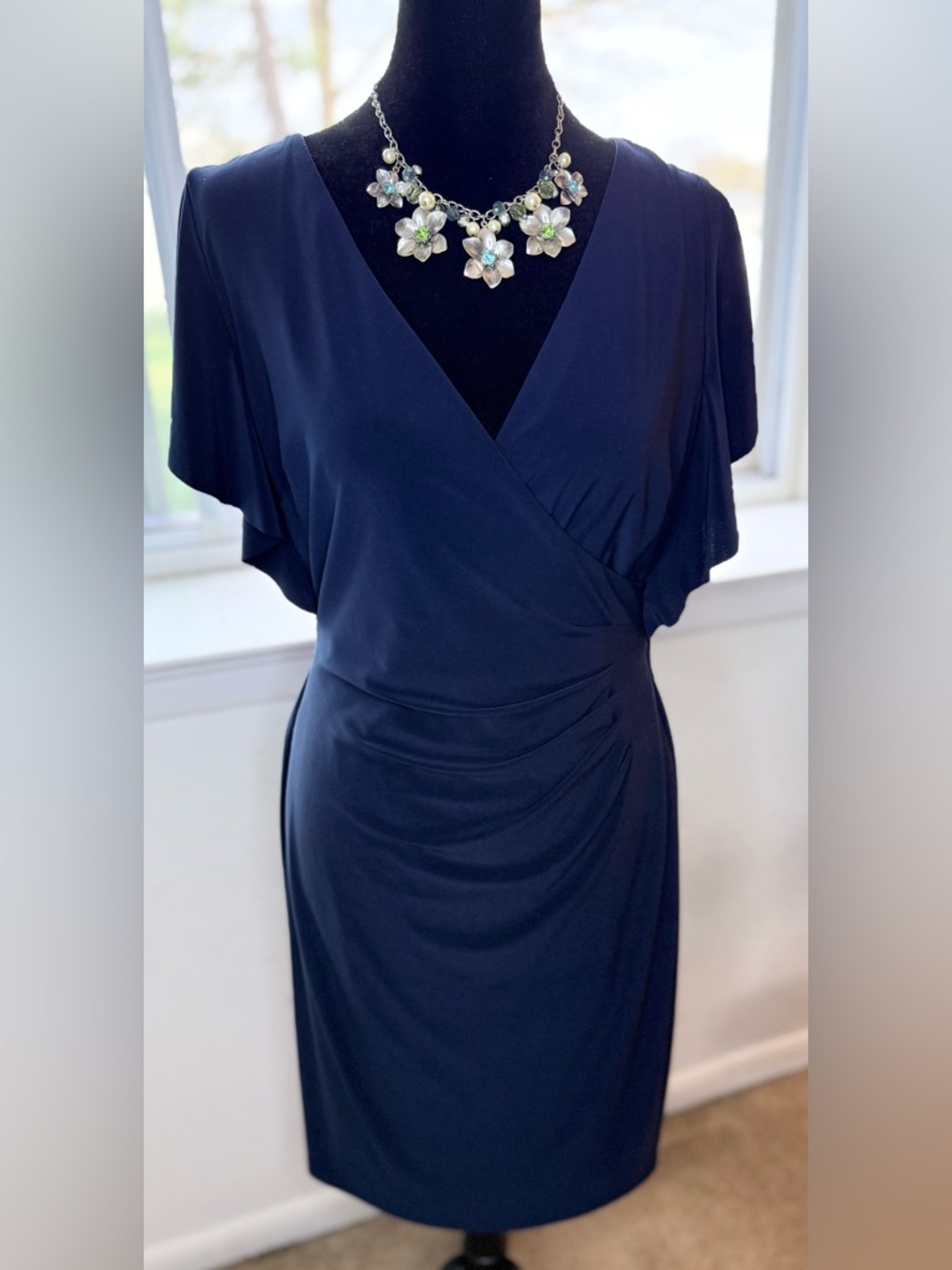Lauren Ralph Lauren faux wrap dress v neck cape sleeves preppy chic flattering 8